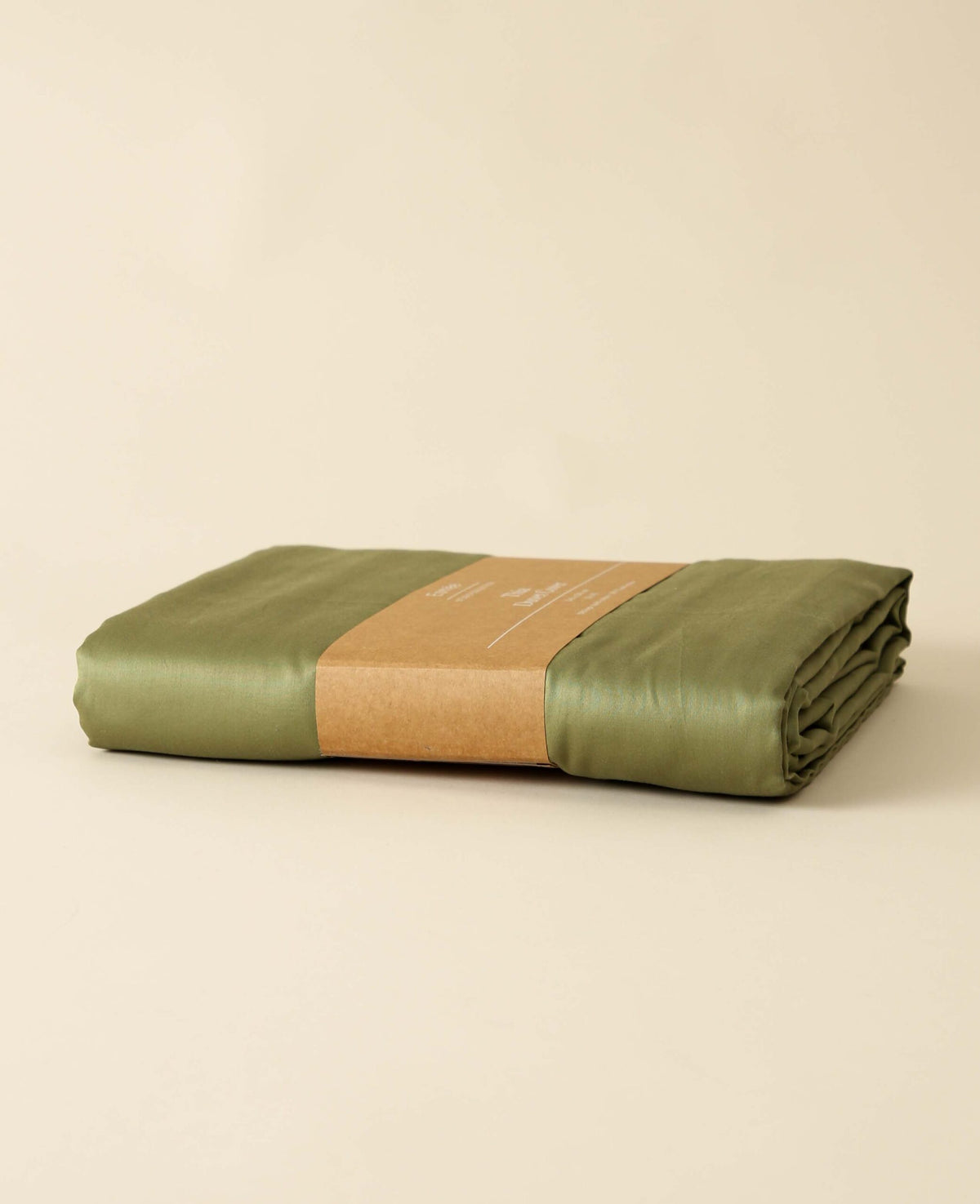 "Thia Olive" Bettbezug / Duvetbezug aus Olivgrünem Bio Baumwoll-Satin, 240 x 240 cm