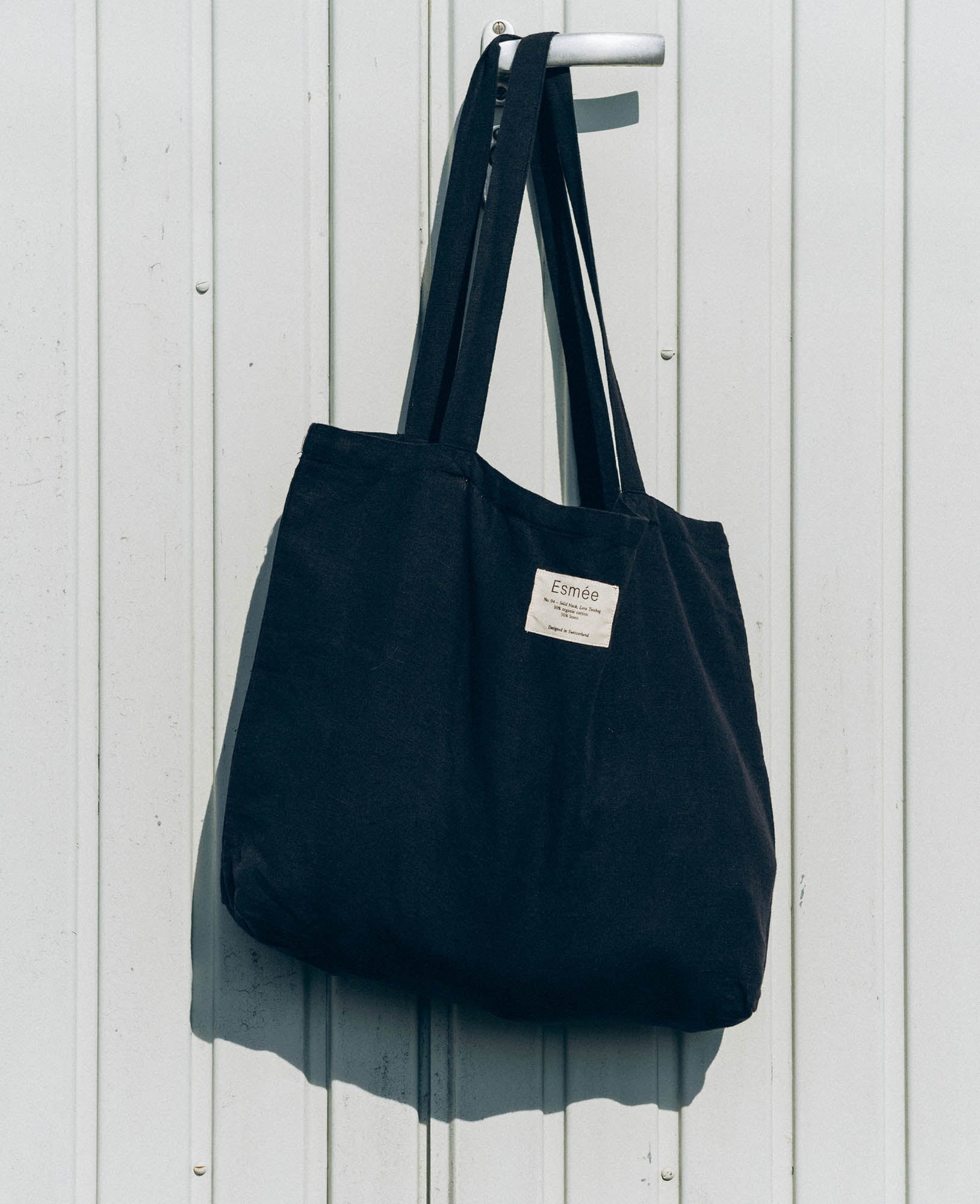 Totebag "Lora" aus schwarzem Baumwoll-Leinenmix, 47 cm x 40 cm