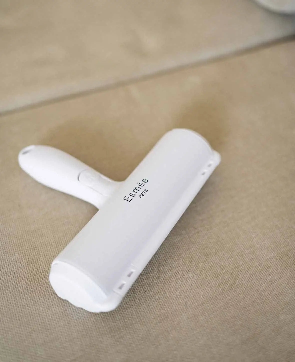 SELF-CLEANING PET HAIR REMOVER