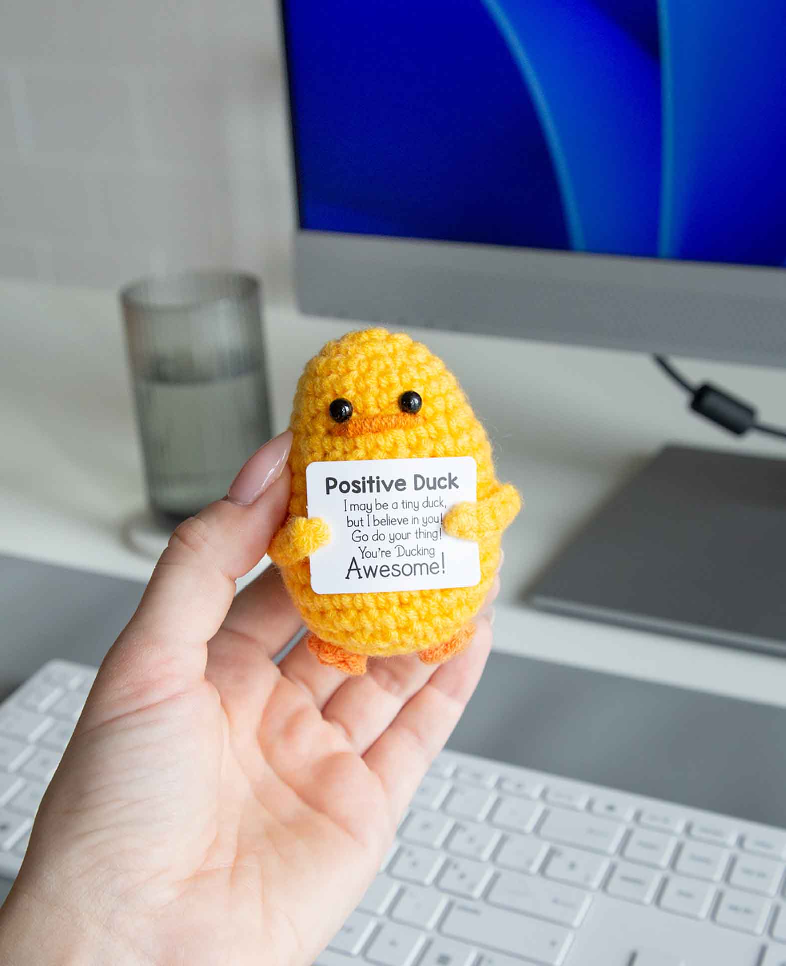 Positive Duck, Gehäkeltes Mini Plüschtier / Glücksbringer, Gelb, ca. 7.5 x 5 cm