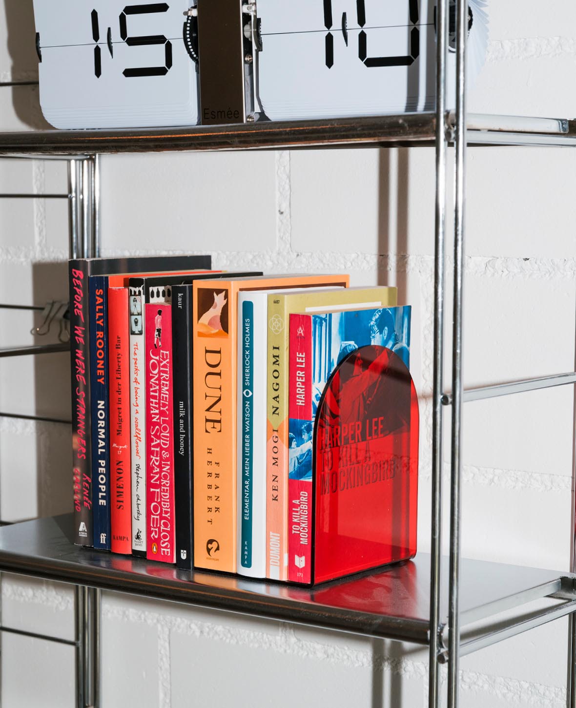 Acrylic retro bookend, red, 2 pcs.