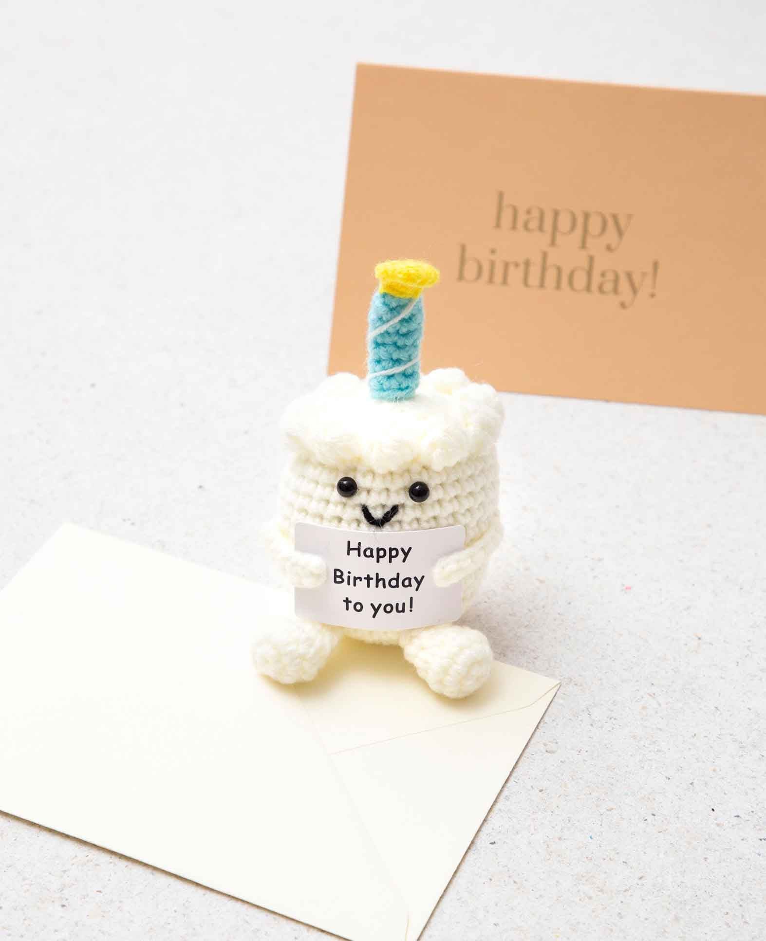 Positive Cake "Happy Birthday", gehäkeltes Mini Kuscheltier, Glücksbringer