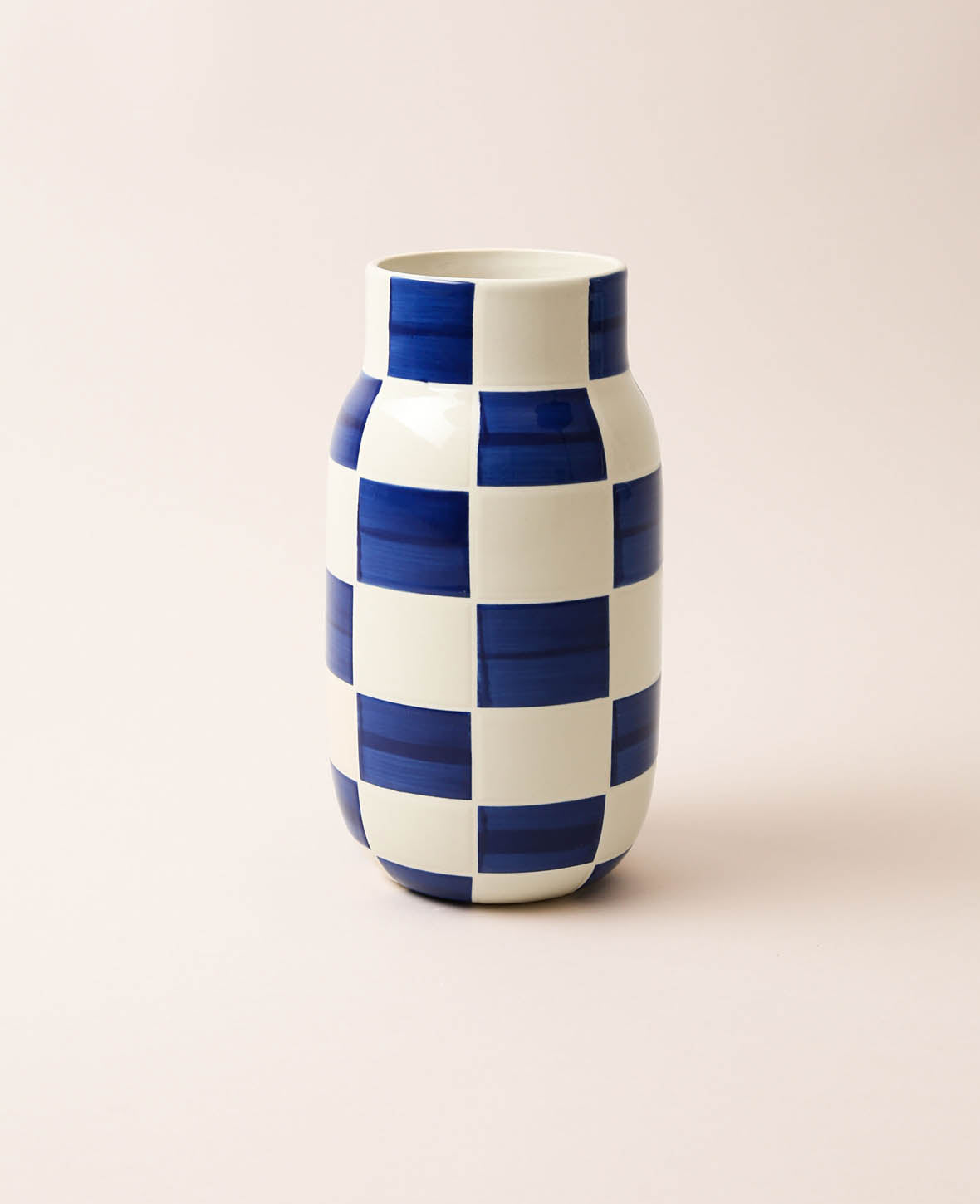 Blau-weiss karierte Keramikvase, H 25 cm x Ø 14 cm