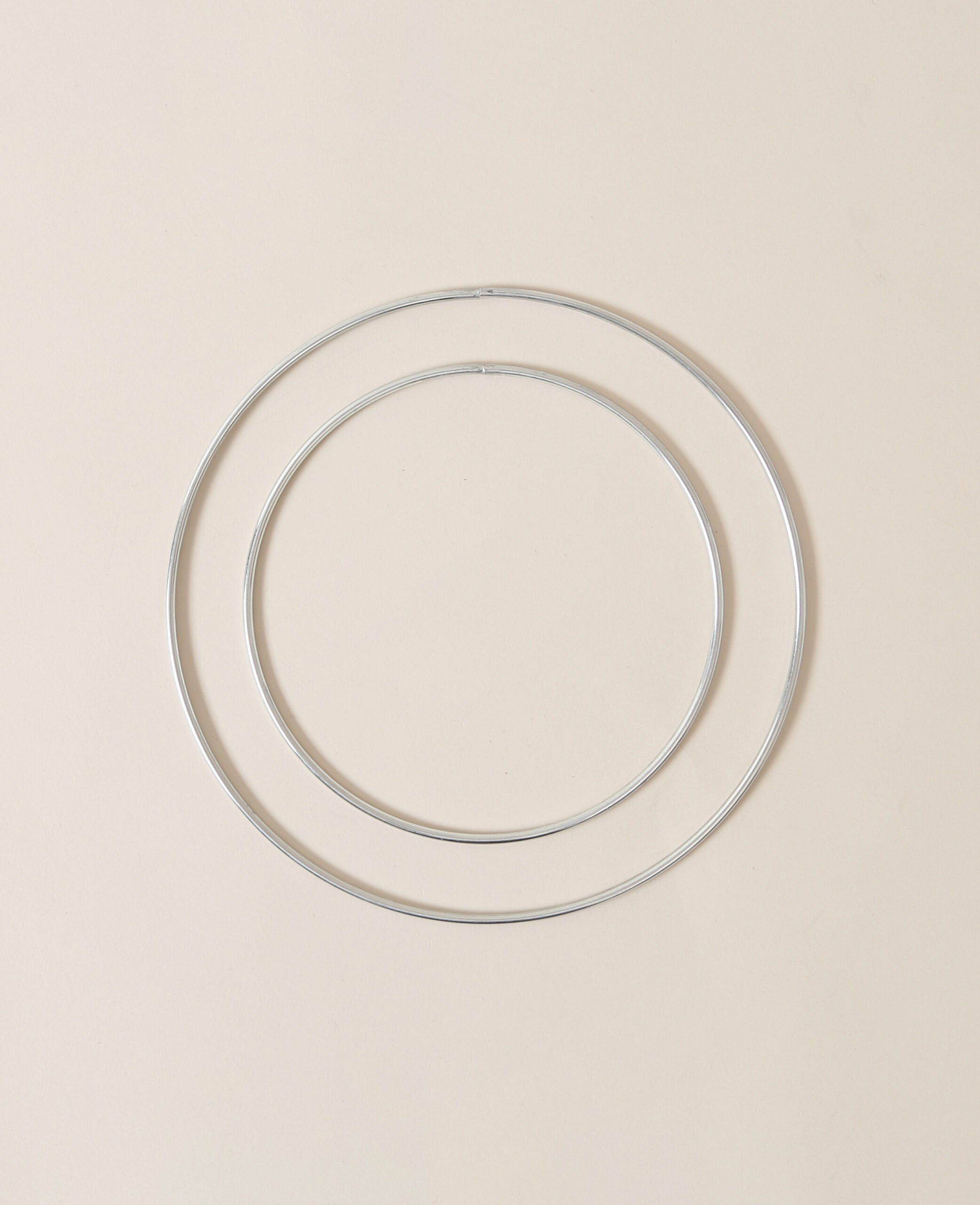 Anneaux métalliques en argent, 20 et 15 cm, épaisseur 3,5 mm