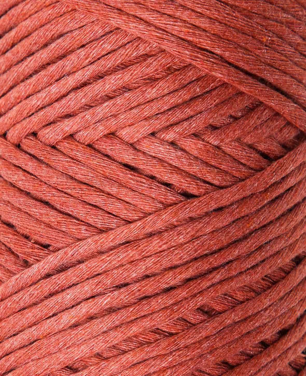 Carina rusty, Lalana Garn für Häkeln, Stricken, Weben & Makramee Projekte, Rostrot, 3 mm x ca. 120 m, ca. 200 g