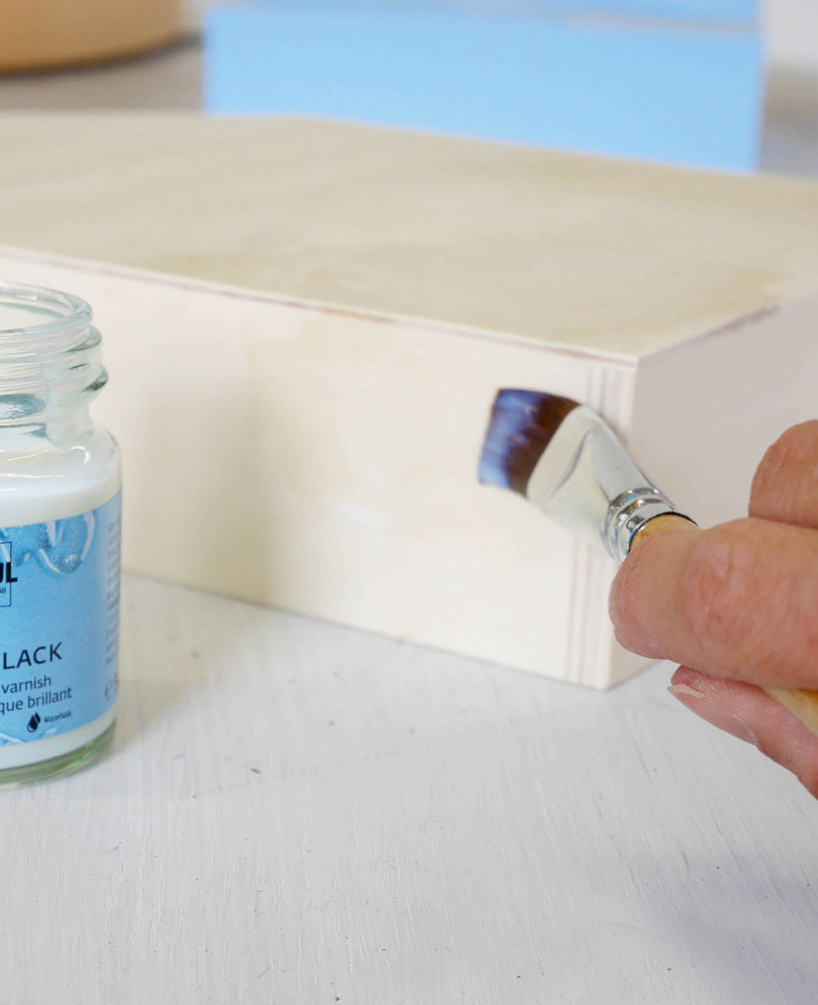 Vernis acrylique mat KREUL transparent à base d'eau 50 ml