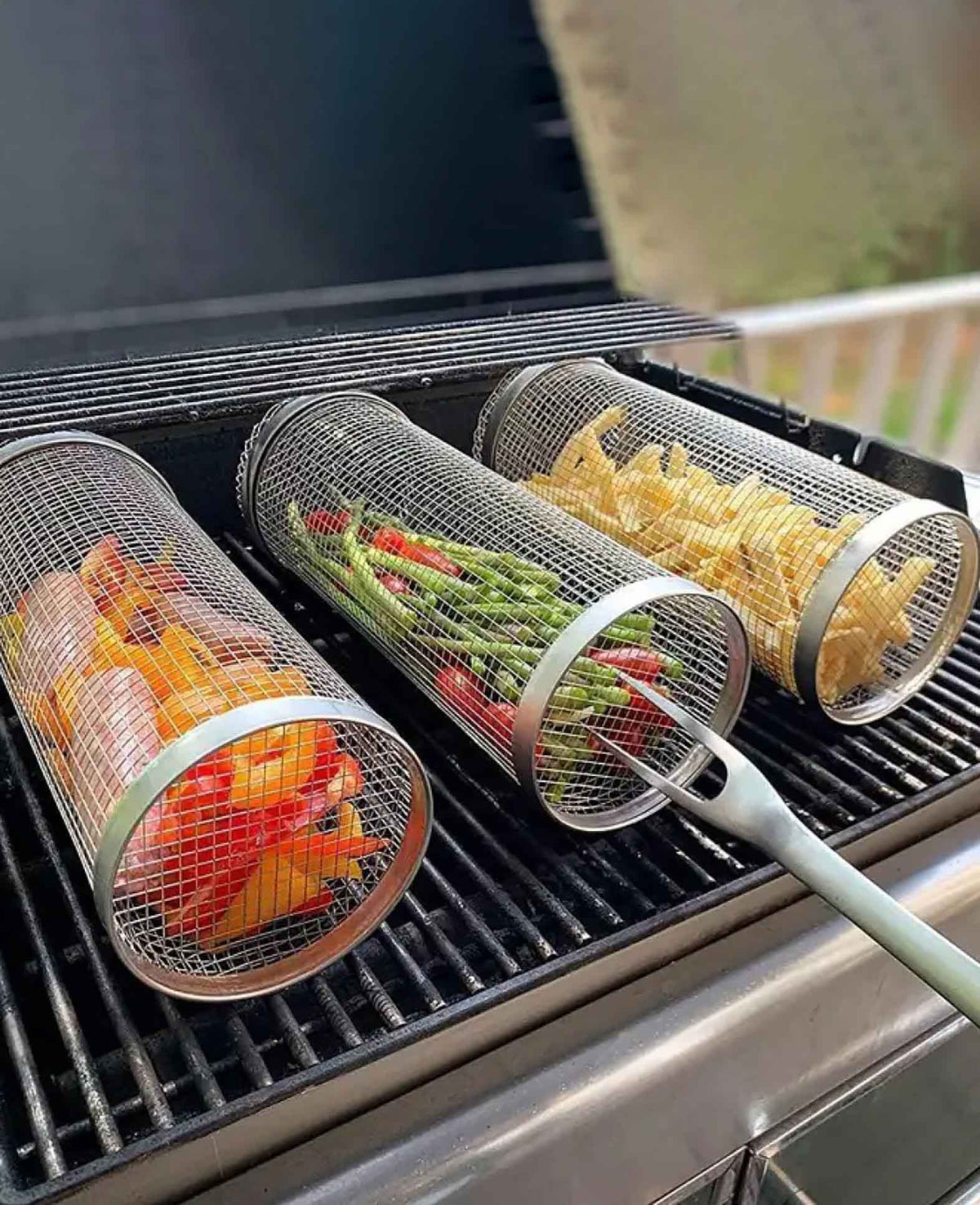 (20x9cm) Stainless Steel BBQ Grill Basket with Fork Grill Cylinder Roasting Basket for