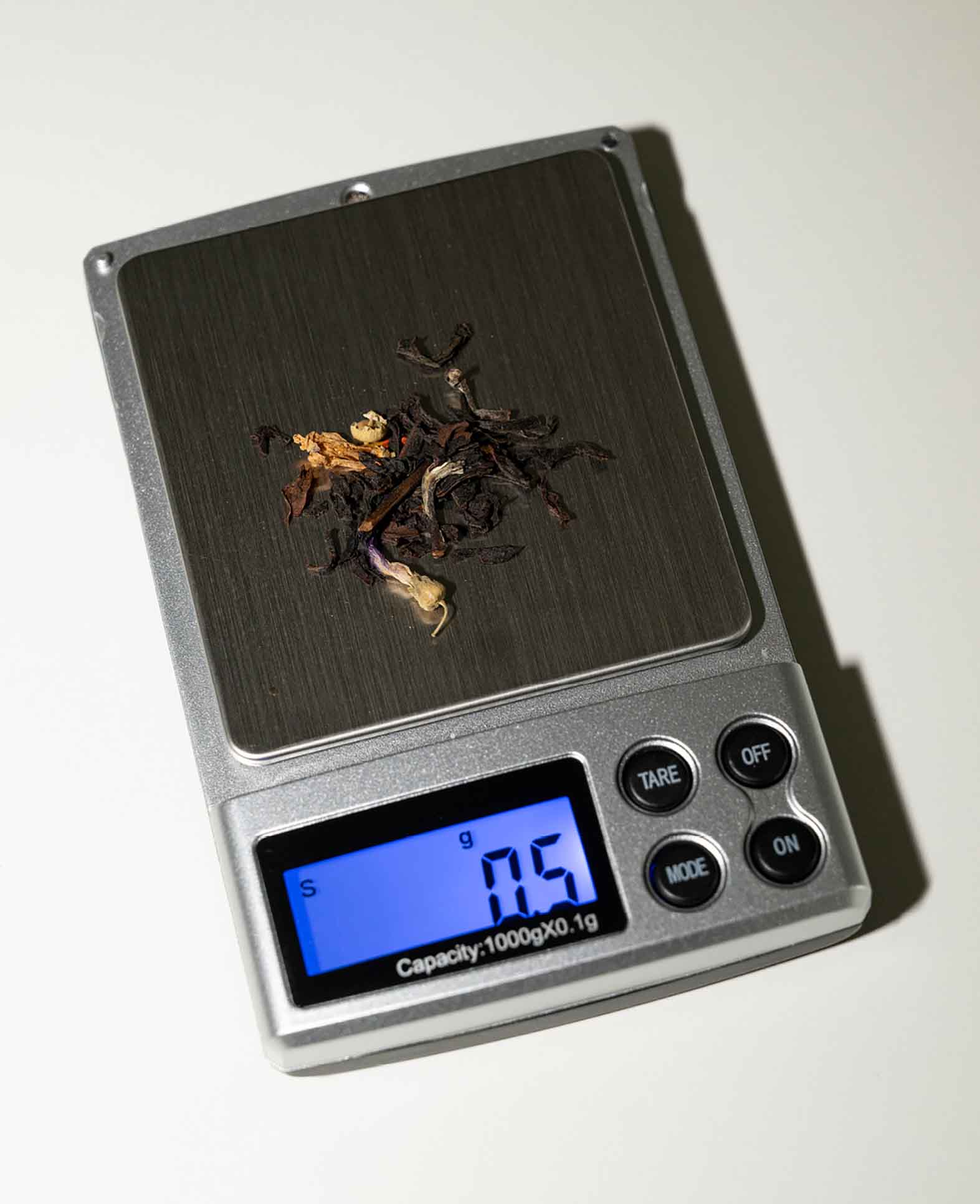 Digital Precision Scale Pocket Scale 500g accurate to 0.01g + Faux Leather Case