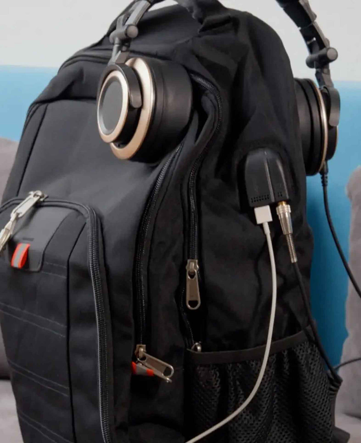 (32L) Laptop MacBook 17 Rucksack Tasche mit Diebstahlschutz + USB Lad