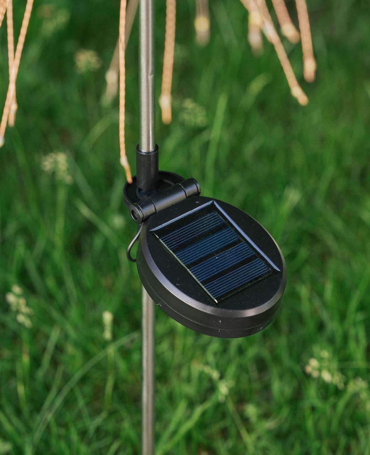 Outdoor LED Solar Gartenleuchte mit Erdspies - Warmweiss