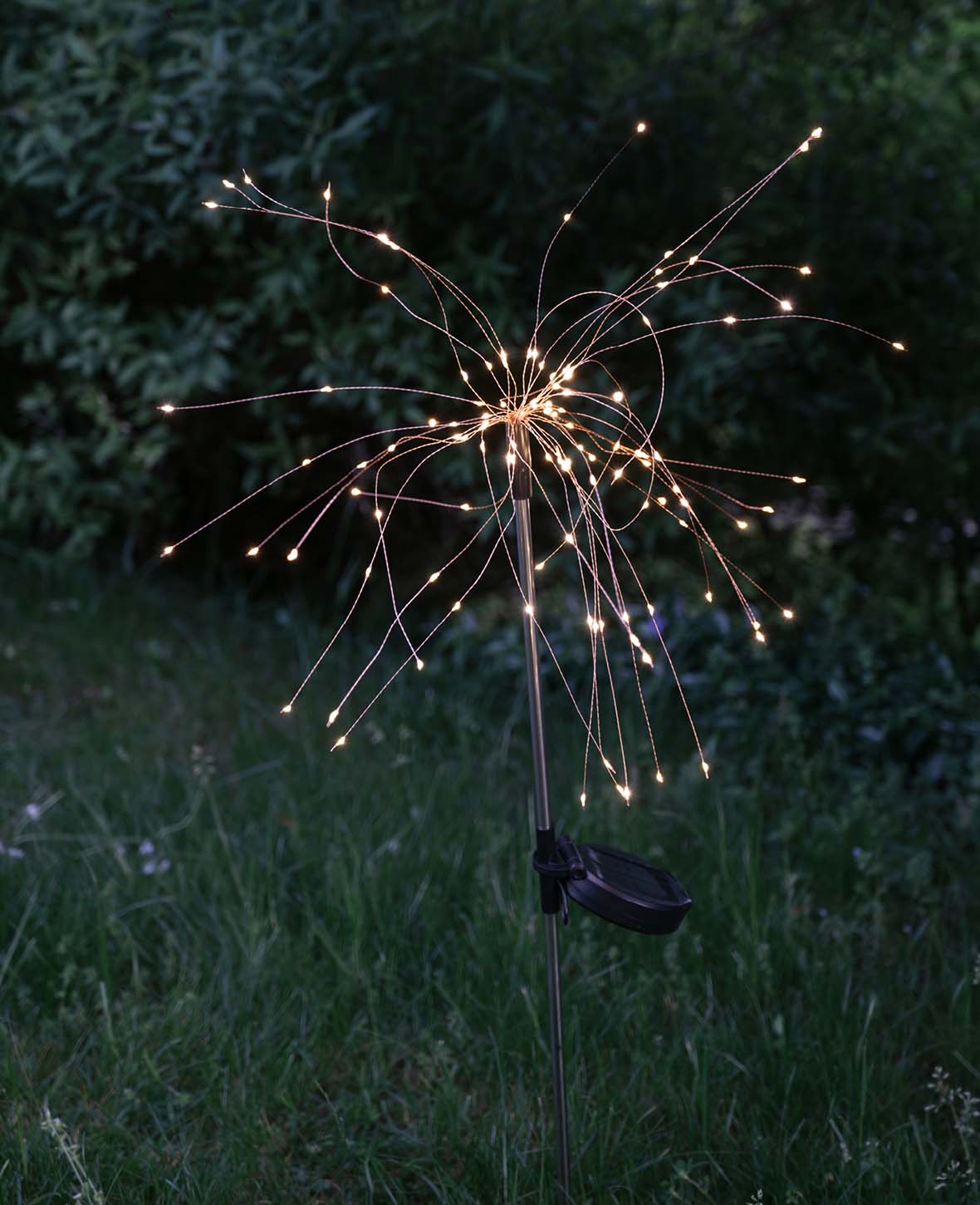 Outdoor LED Solar Gartenleuchte mit Erdspies - Warmweiss