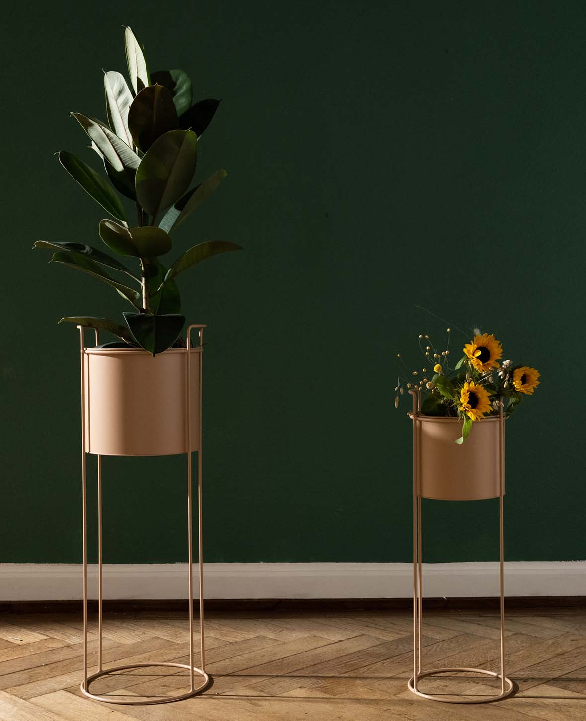 Nudefarbener Stehtopf / Blumentopf mit Beinen, altrosa, 76 cm