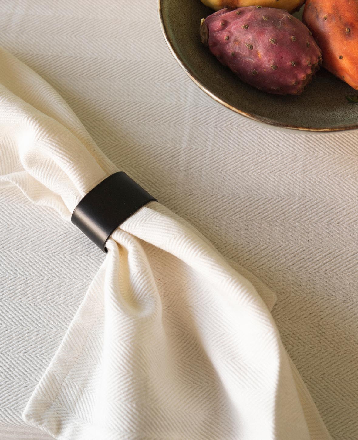 Napkin ring, black polished