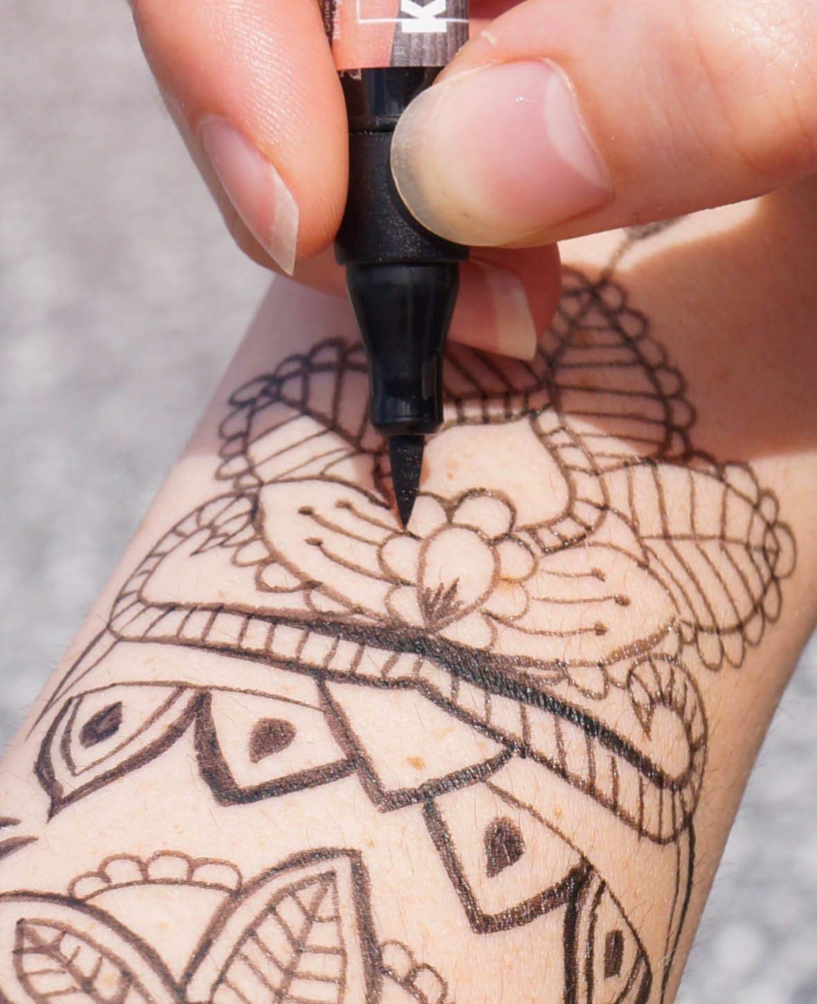 KREUL TattooPen, Filzstift zum kreativen Bemalen und Verzieren der Haut, Henna, 14 x 1.5 x 1.5 cm