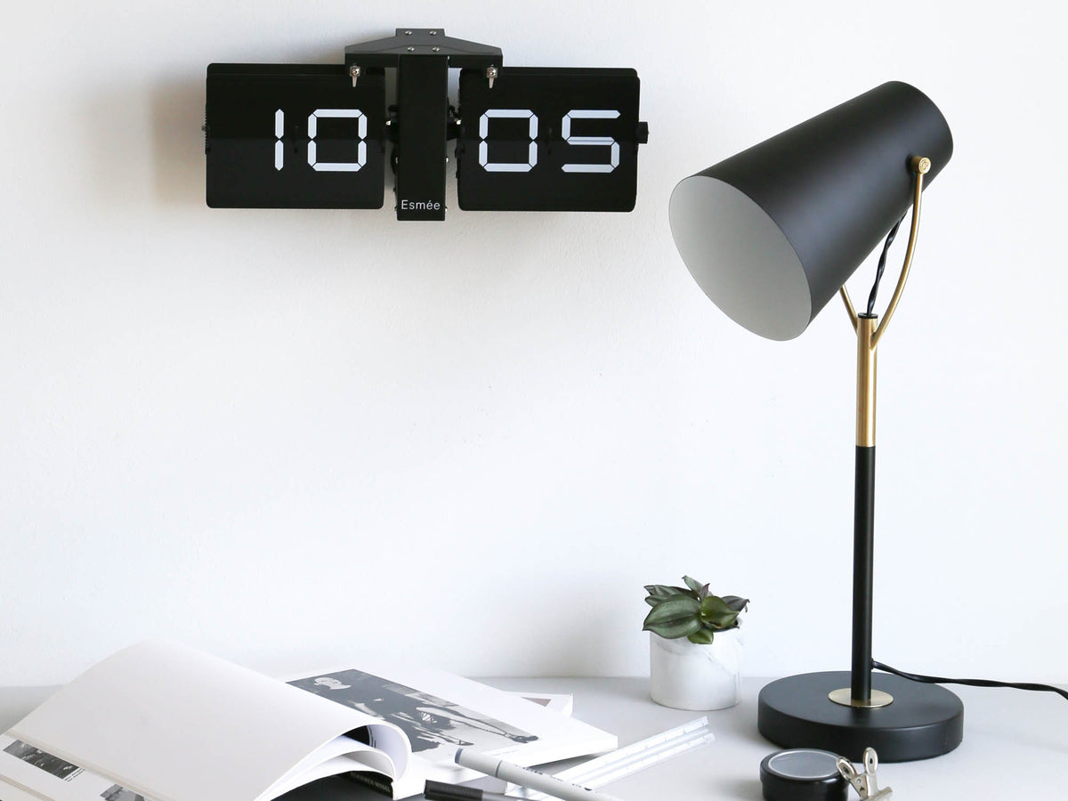 Matt schwarze Flip Clock Wanduhr