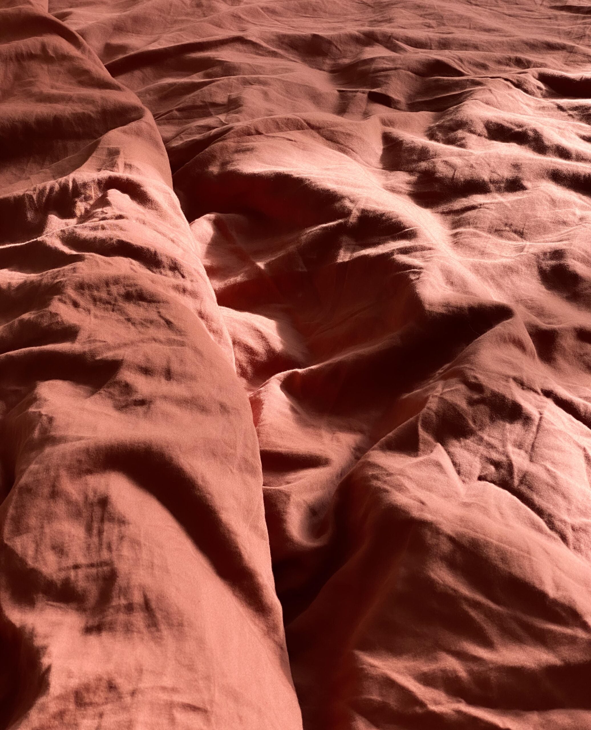 "Thia Rust" Bettbezug / Duvetbezug aus Rostrotem Bio Baumwoll-Satin, 200 x 210 cm